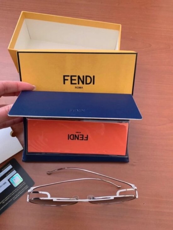 Fendi Aviator Sunglasses with Gold-Tone Metal Frame and Gradient Lenses main image 4